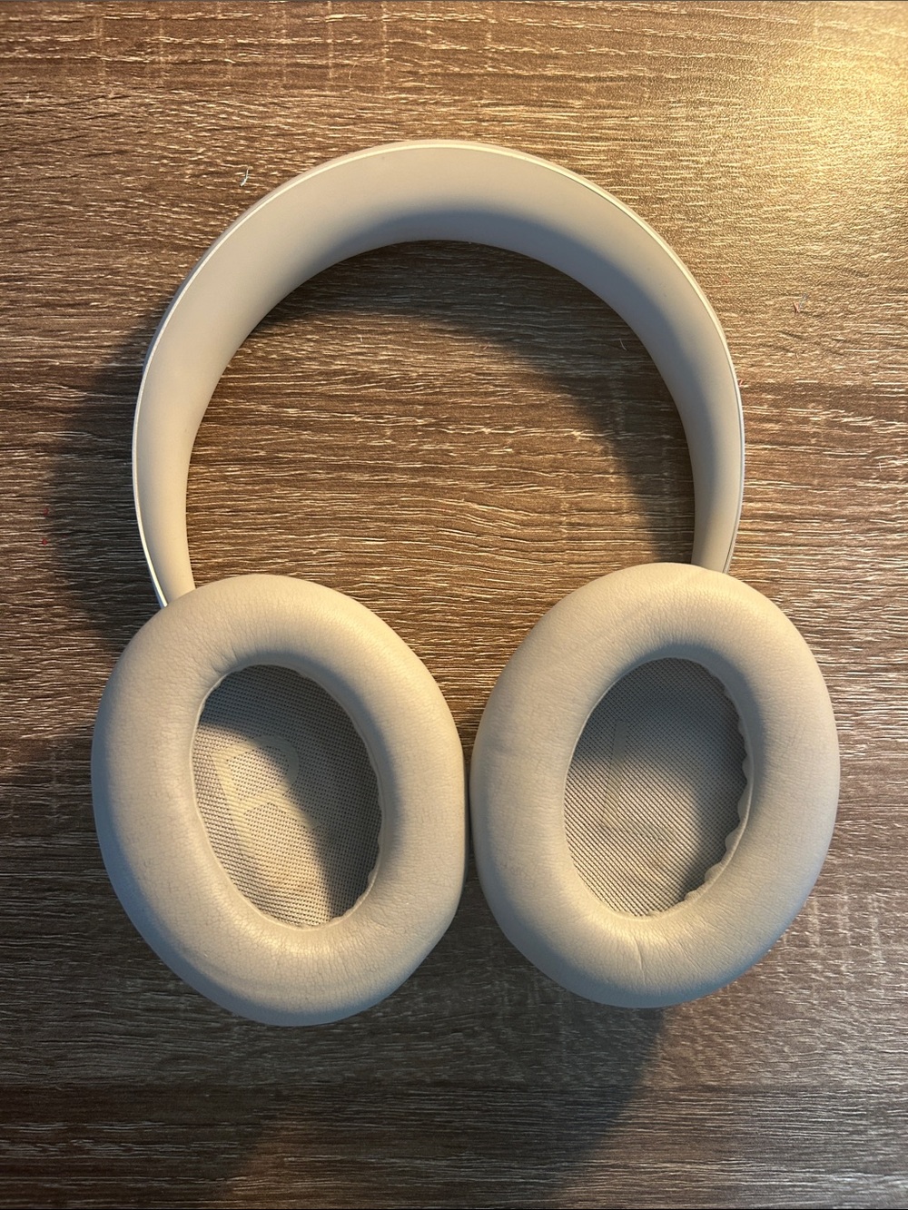 Bose 700 Noise Canceling Wireless Bluetooth Headphones - Picture 2 of 4